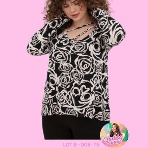 Torrid LoveSick Spray Paint Skull Strappy Hi-Lo Tee Size 5 NWOT